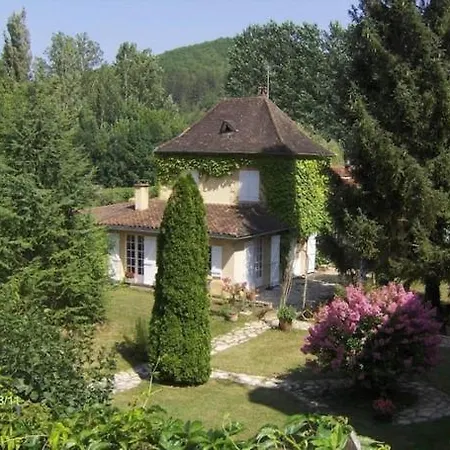 Les Pres De La Mirandole, 3 Gites, 5 Chambres, Piscine * Daglan