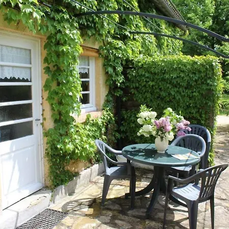 Les Pres De La Mirandole, 3 Gites, 5 Chambres, Piscine Hébergement de vacances