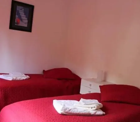 Les Pres De La Mirandole, 3 Gites, 5 Chambres, Piscine